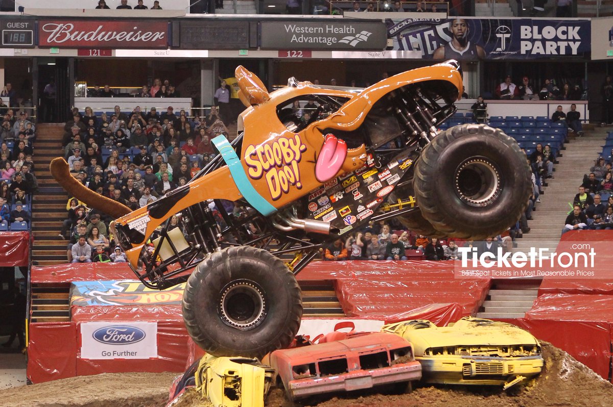 JohnR379's tweet photo. Most popular #motorsport event #MonsterJam is scheduled for 2017. Buy tix to watch Live #freestyle #MonsterTrucks: https://t.co/JXx3VqjR0i https://t.co/NVXUEgecbt