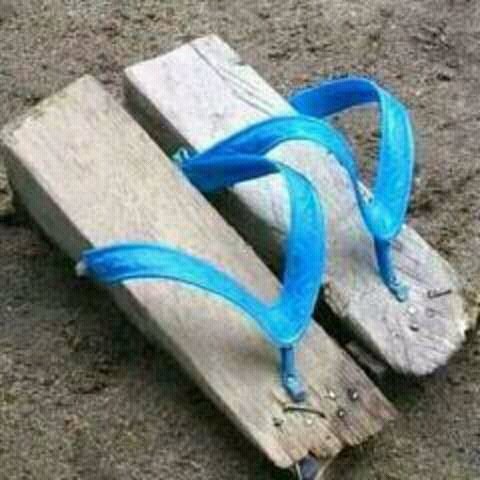 BRapuruchi's tweet photo. This is what Nigeria's are wearing now ,9ja is hellfire. https://t.co/sGEcAqrcJO