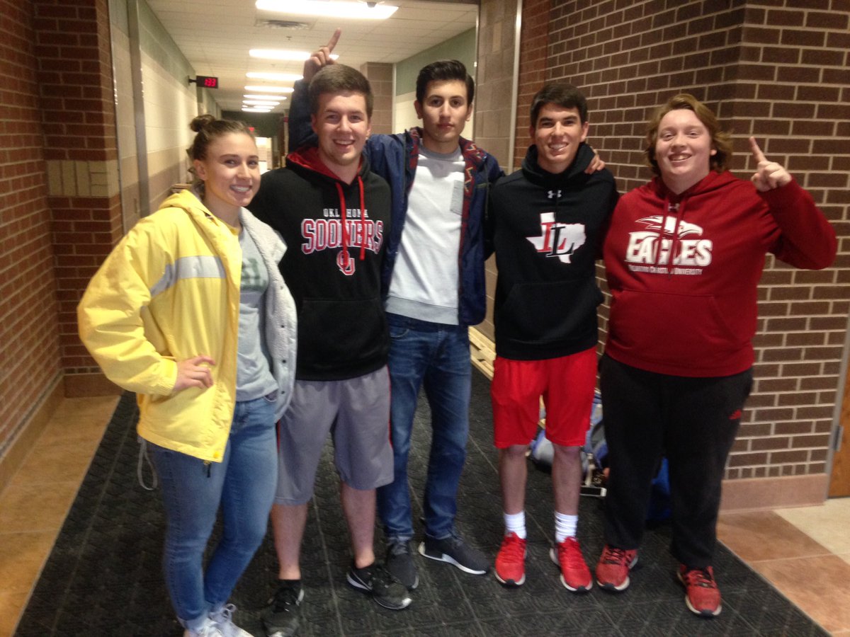 RayCoopTeacher's tweet image. 5th period SQuad pics during #TheBoardGame #CoopsCave