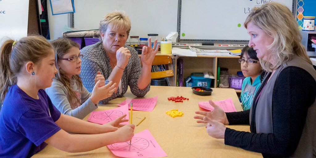 IADeptofEd's tweet image. In praise of paraeducators: educateiowa.gov/article/2017/0… #EachandEveryChild #IaEdChat @Nodaway_Valley