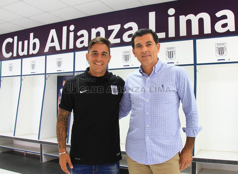 ClubALoficial's tweet photo. Alejandro Hohberg, bienvenido AL más grande. #ArribaALIANZA https://t.co/tCXs6D0SLG