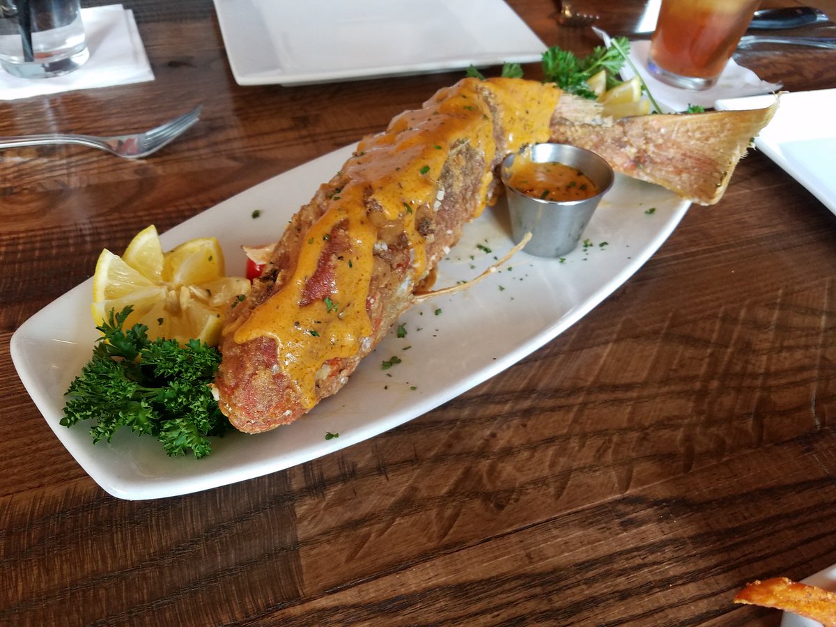 HankOnFood's tweet photo. Had a very nice lunch with #JackTyler &amp; #ThomasNguyen at @pelipeli . Got to try some new menu items that'll be featured in an upcoming post https://t.co/WefkeRQjTd