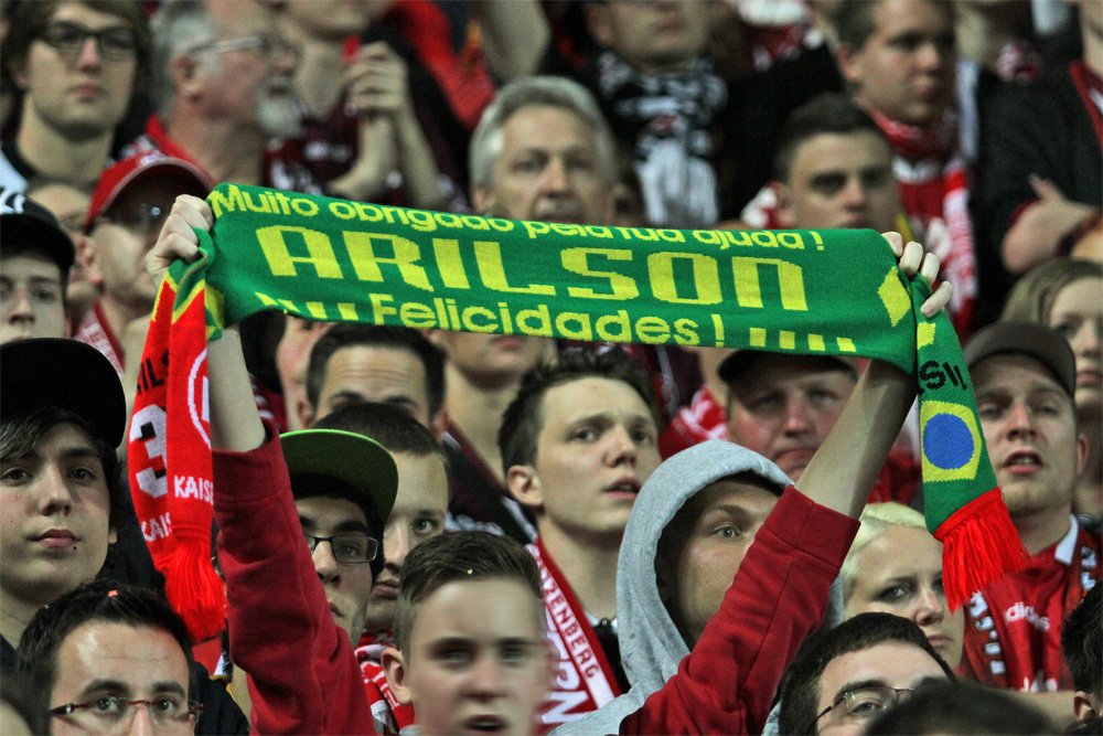 derbetzebrennt's tweet photo. @Dercheef @vun_allem_ebbes @paulgeht @d_cantona7 Seinerzeit der erste #Betze-Spieler mit eigenem Fanschal! #Arilson https://t.co/Greo5hNqaG