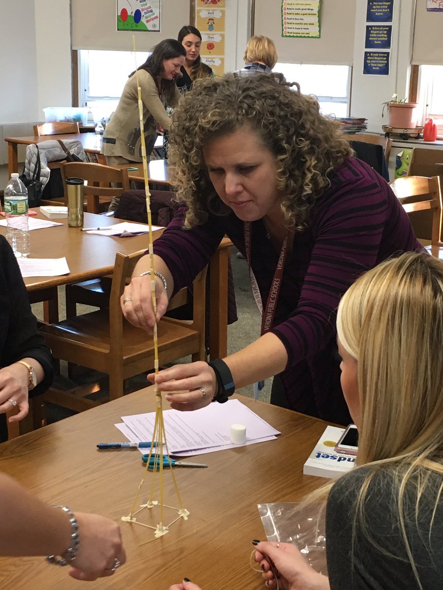 Jeanisap's tweet photo. Marshmallow Challenge! #FNBfun https://t.co/acyAp04FCg