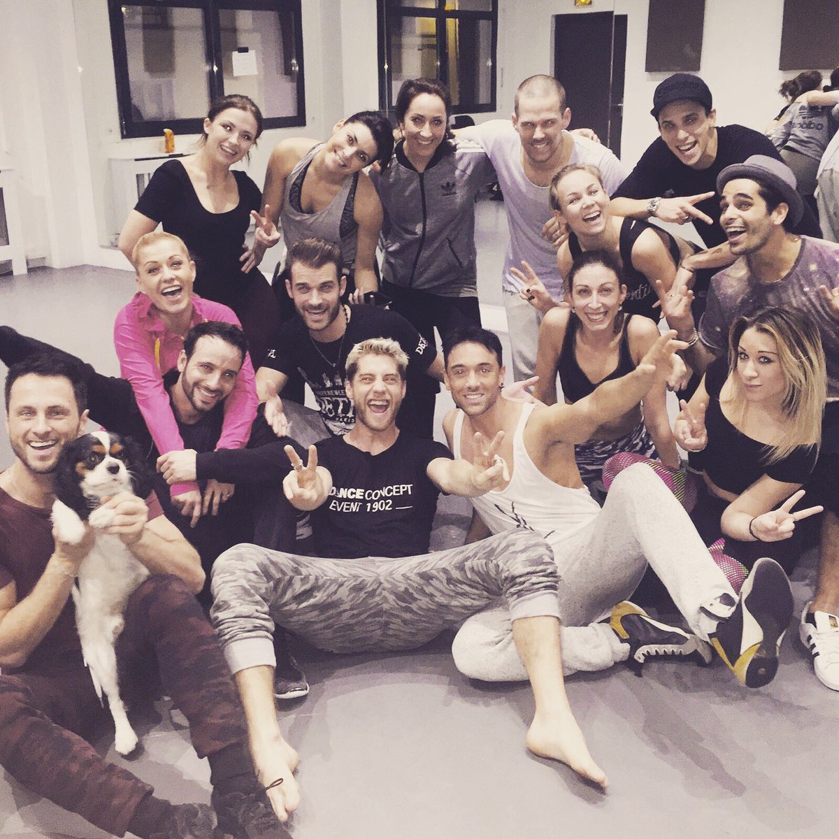 dals7infos's tweet photo. Prêts pour la #DALSTournee Goooooooo ! 🎉➡️💪🏻 @cmillettedancer @CandicePascal @SilviaNofficiel @marydenigot @emmanuelleberne @christophelicat https://t.co/Pnme6fvEvK