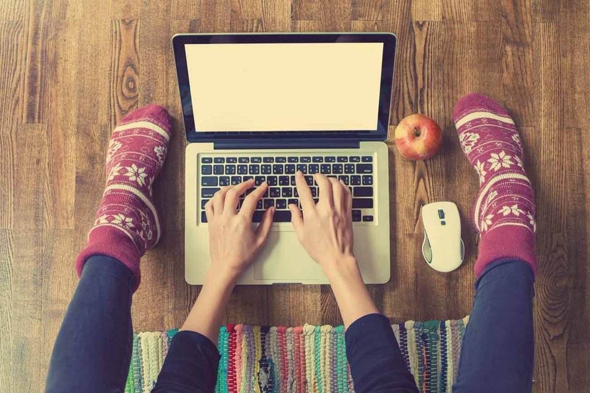 FreedomSmallBiz's tweet image. Working from home can seem like the norm during winter months. Here are 3 ways to keep employees productive at home. buff.ly/2iKuLuA