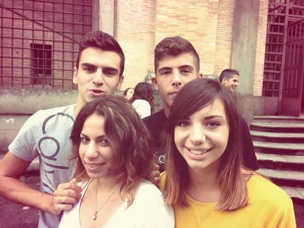 valentinaInn's tweet photo. Voi siete l'amicizia. https://t.co/8QuRQKccjB