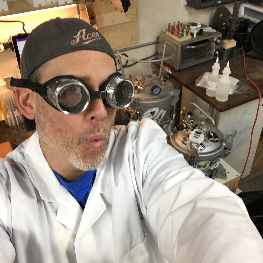 Resin_Werks's tweet photo. Not to worry, Dr. Dunkin Junk is here! 😜 #ResinNerd #castinglab #dunkinjunk #resincasting https://t.co/z0McmilhLb