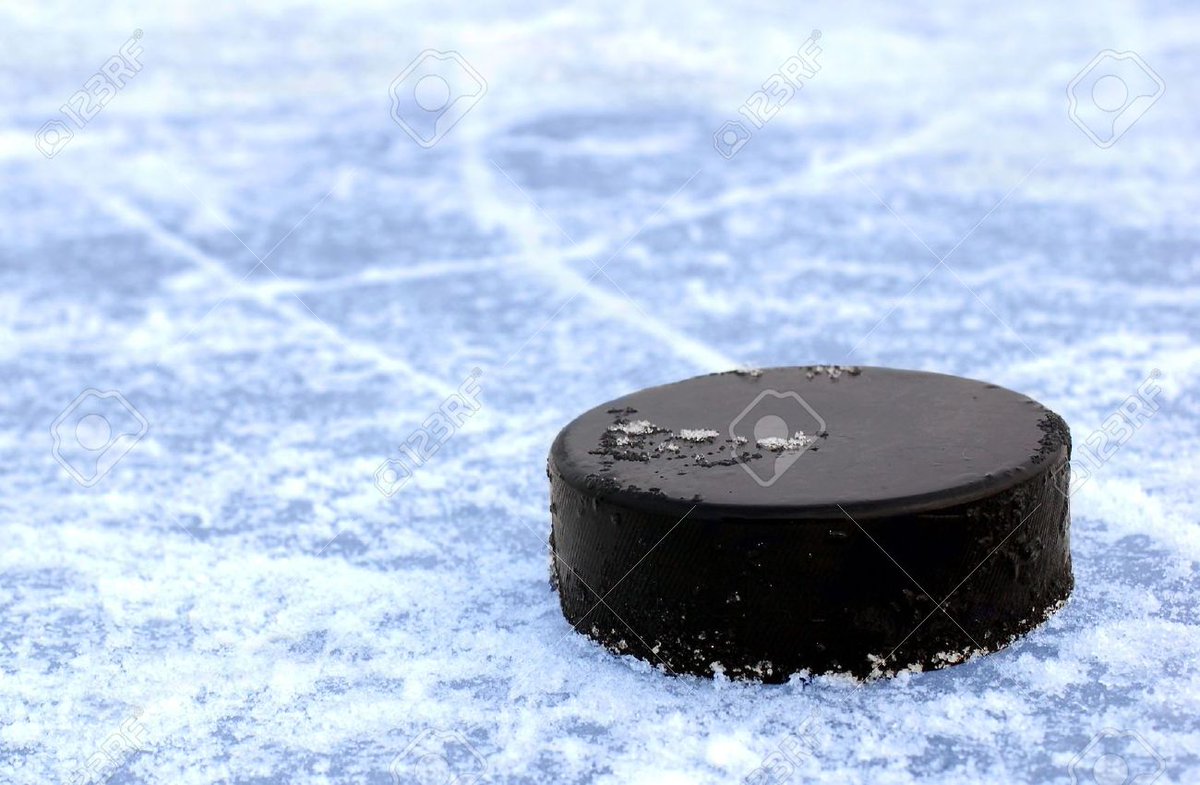 TheSpreadHeads's tweet photo. Add a 3rd @NHL selection: @Canucks over a terrible @ArizonaCoyotes team. AZ goalie Smith is 7-15 overall, 0-4 L4, 3-6 on rd &amp; VAN is RED HOT https://t.co/lnbQSk4d3p