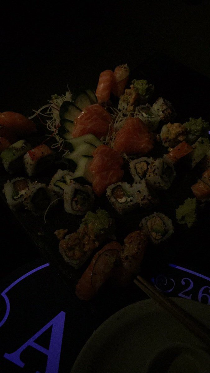 MariaSolPerez1's tweet photo. Noche de sushi. Noche de amigas. @renafangio te amo hasta el infinito y mas alla. https://t.co/CmRYJvOhLv