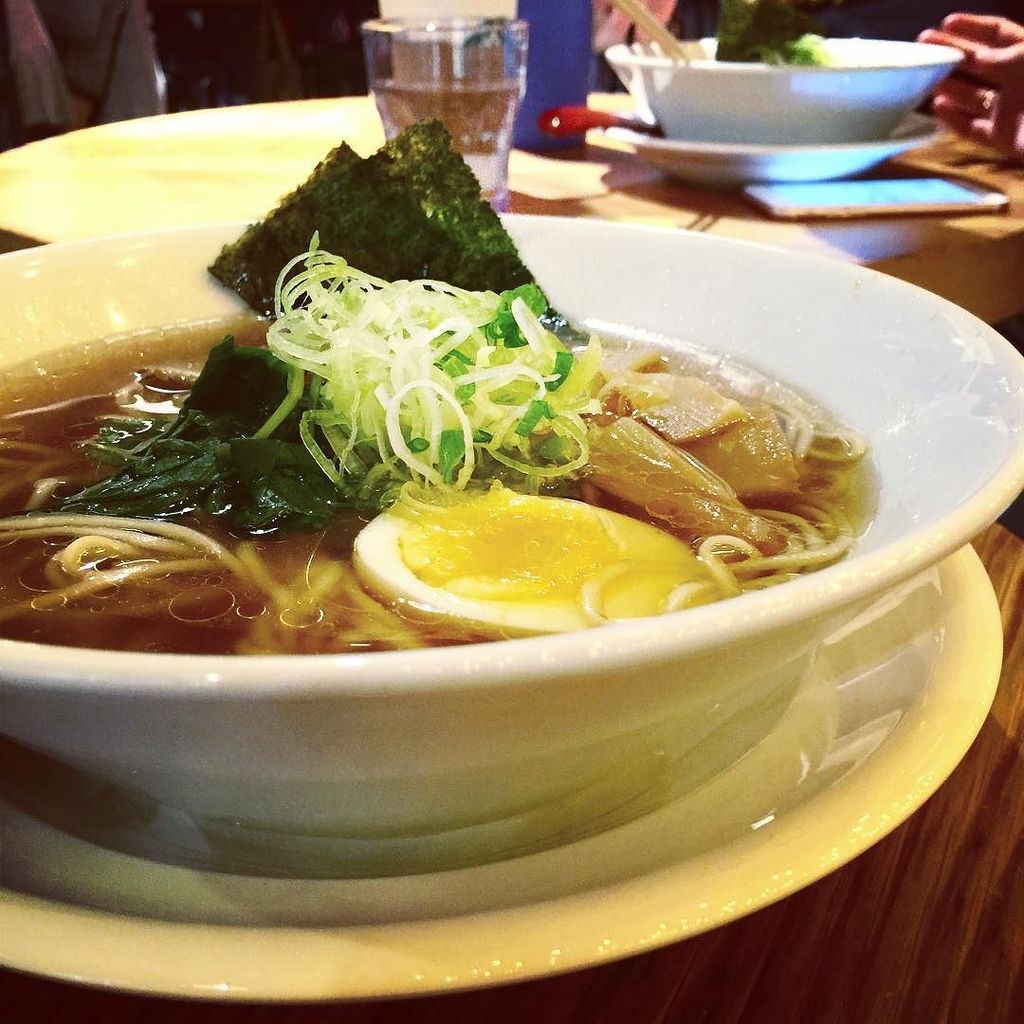 SaturdaySnacks's tweet image. Baby it's [*%!\|^] cold outside. #pdx 😋🍜