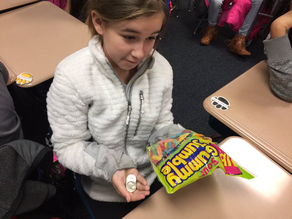 LindsayDuncanFC's tweet image. Learning about converting pounds to ounces using real world examples and AB partner practice #mathmatters #learnthroughdoing