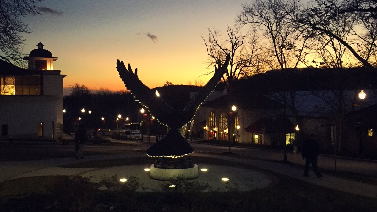 MSUadmission's tweet image. Beautiful night on campus 🌙🌆 #montclairstate #redhawkcountry #redhawkpride