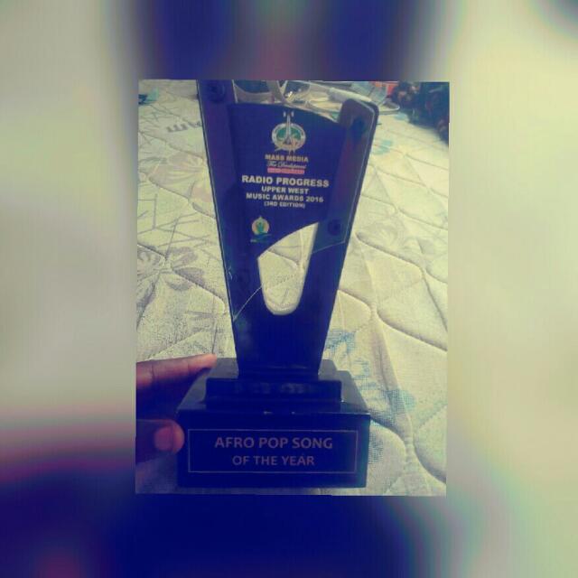 SuayIbrahim's tweet photo. #PRUMAS we won the afro pop song of the year.Hard work pays #Blueprint @gobaagregory@MaasegDagaati @starling_entert https://t.co/e88chYHRbu