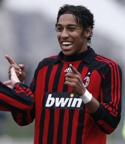Milan swiftly assembling a recognizable team C1XI-W4XAAQExzQ