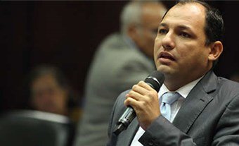 PresidencialVen's tweet photo. Pdte. @NicolasMaduro nombra a @hugbelpsuv como ministro del PP para la Educación Universitaria https://t.co/VQhQYg2o30