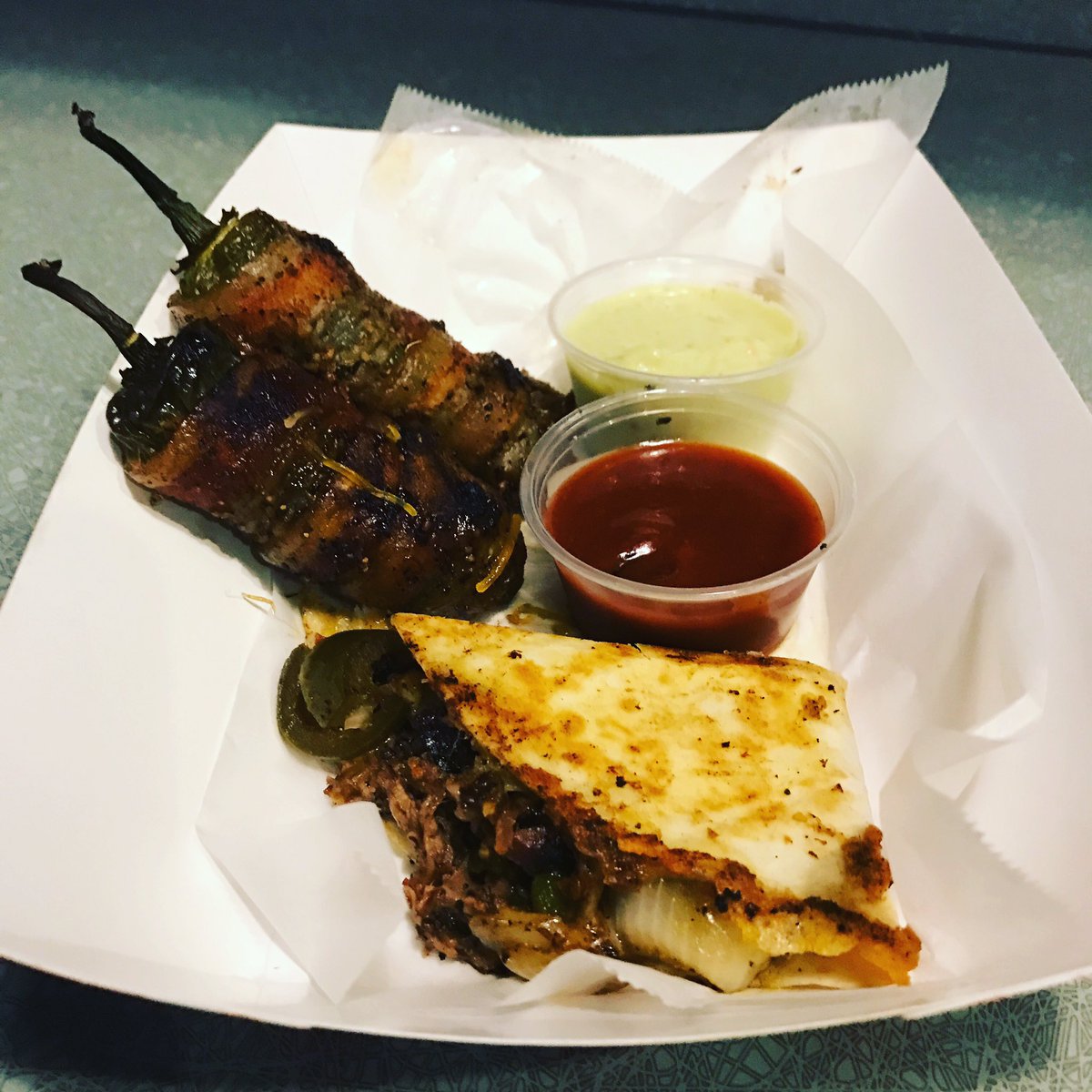 Highpoint650's tweet image. Stop by Rahr and Sons Brewery tonight between 5-730 and enjoy yummy food from Kings Street Grill! #rahr #fortworth #baconwrappedjaps
