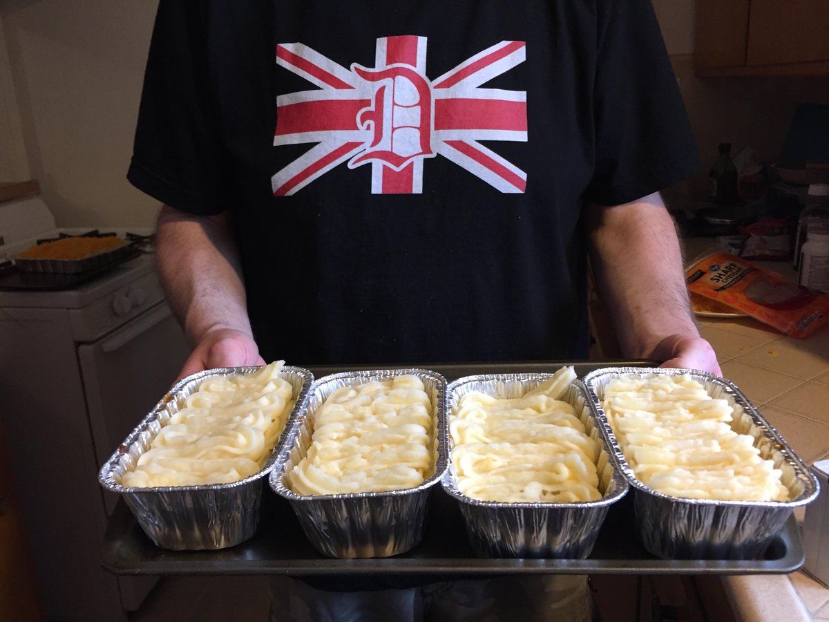 truebritpies's tweet photo. Ready for the oven #makingdempies https://t.co/tMdbrntIfr