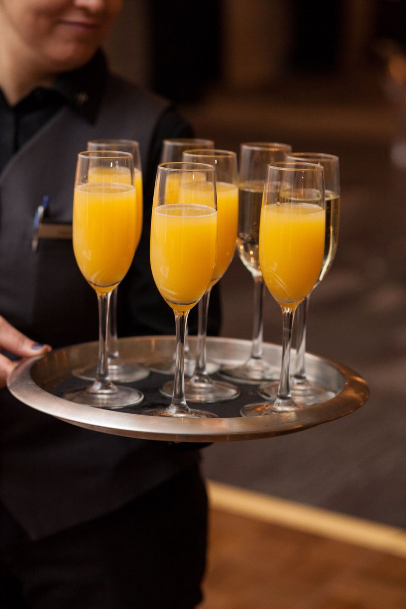 RenChiOhare's tweet photo. Kick off your wedding with a fun and tasty mimosa. #protip #weddingwednesday https://t.co/XY0vPKjNop