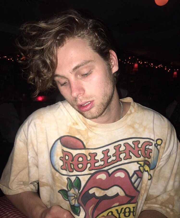 5sosCEO's tweet photo. https://t.co/AY3BNF2pHp