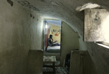 DesignerREstate's tweet image. #Wacky #Wednesday! Crocodile home in the Ivory Coast! Built and lived in by Thierry Atta, this hollowed crocodile even features windows!