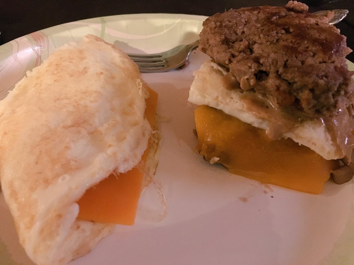 Egg whites, ground turkey, peanut butter, and cheese! So. Freaking. Good. And healthy! #foodporn #HealthyLiving [#twitch stream in 45min]