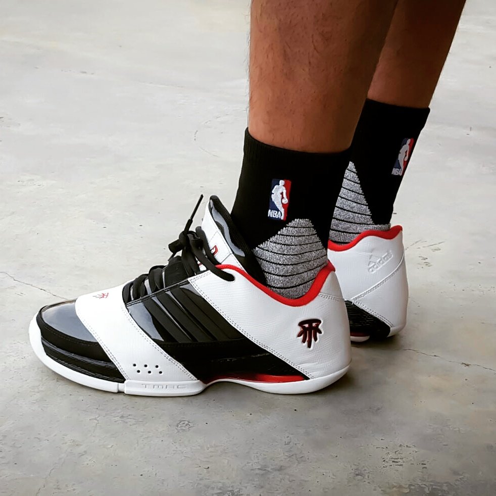 BallHard_d's tweet photo. @adidas 👀👀👀 https://t.co/IJAwWejdOk