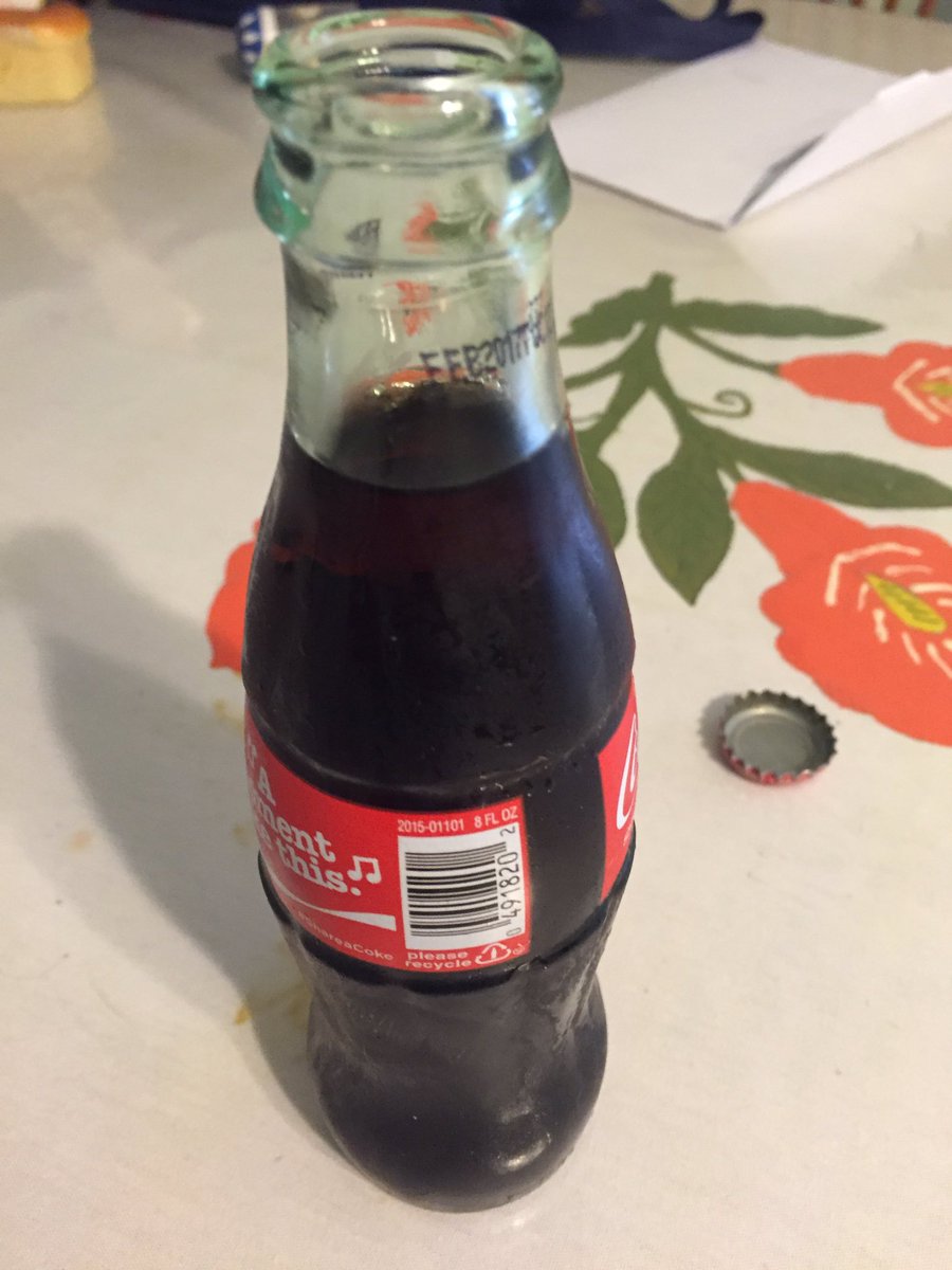 ugh_estrella's tweet photo. *sees Coke https://t.co/L6tVGknWen