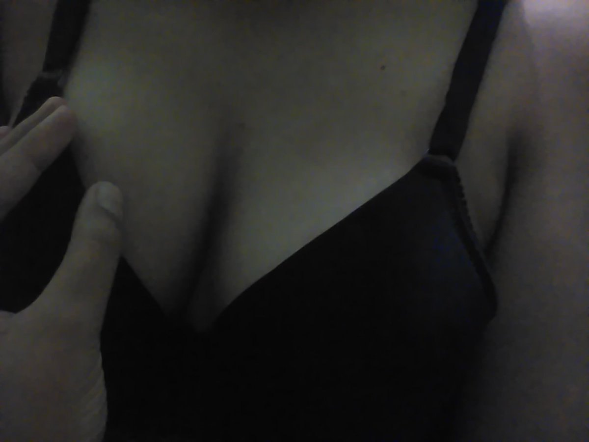 adellsexx's tweet photo. Ayo diremes https://t.co/35PiIMHkk3