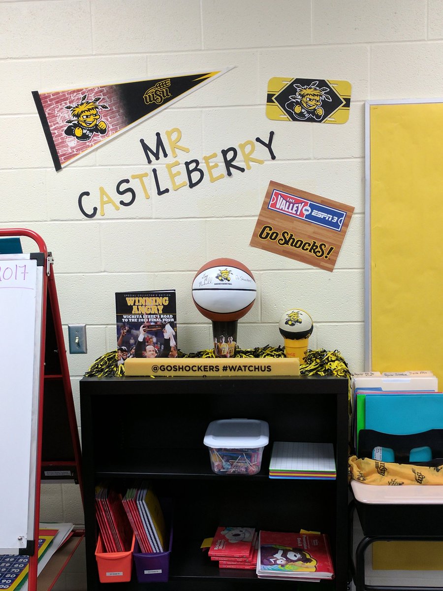 RCastleberry259's tweet photo. My classroom is always ready for game day !! #watchus #marshallville #Edshox https://t.co/j1TrdTjXH1