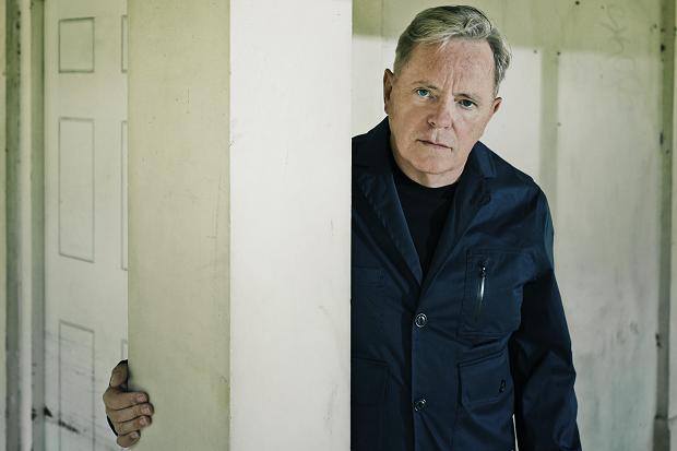 A very happy birthday to Bernard Sumner of the incomparable who turns 60 years young today. 