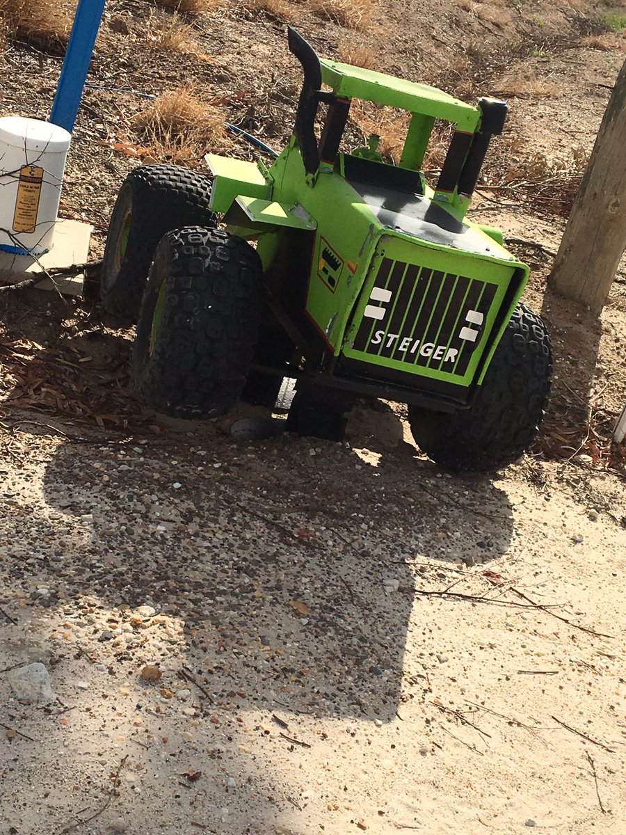 Jut out crusing the Wimmera roads and checking out the mail box designs with @Jakeymagee #blockheadwind #buckled #hotas