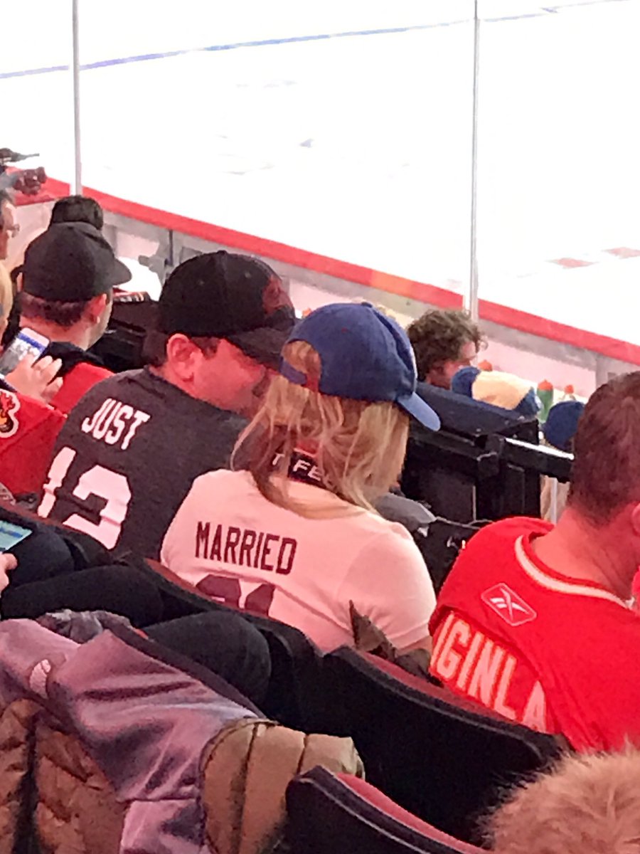 neatneat8's tweet image. Number one fans #calgaryflames #avs #rookies #teamwork #iggy @NHLFlames @Avalanche