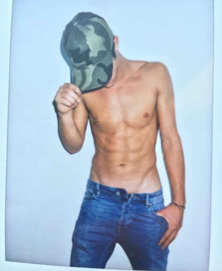Cameron Dallas's body is perfect😍