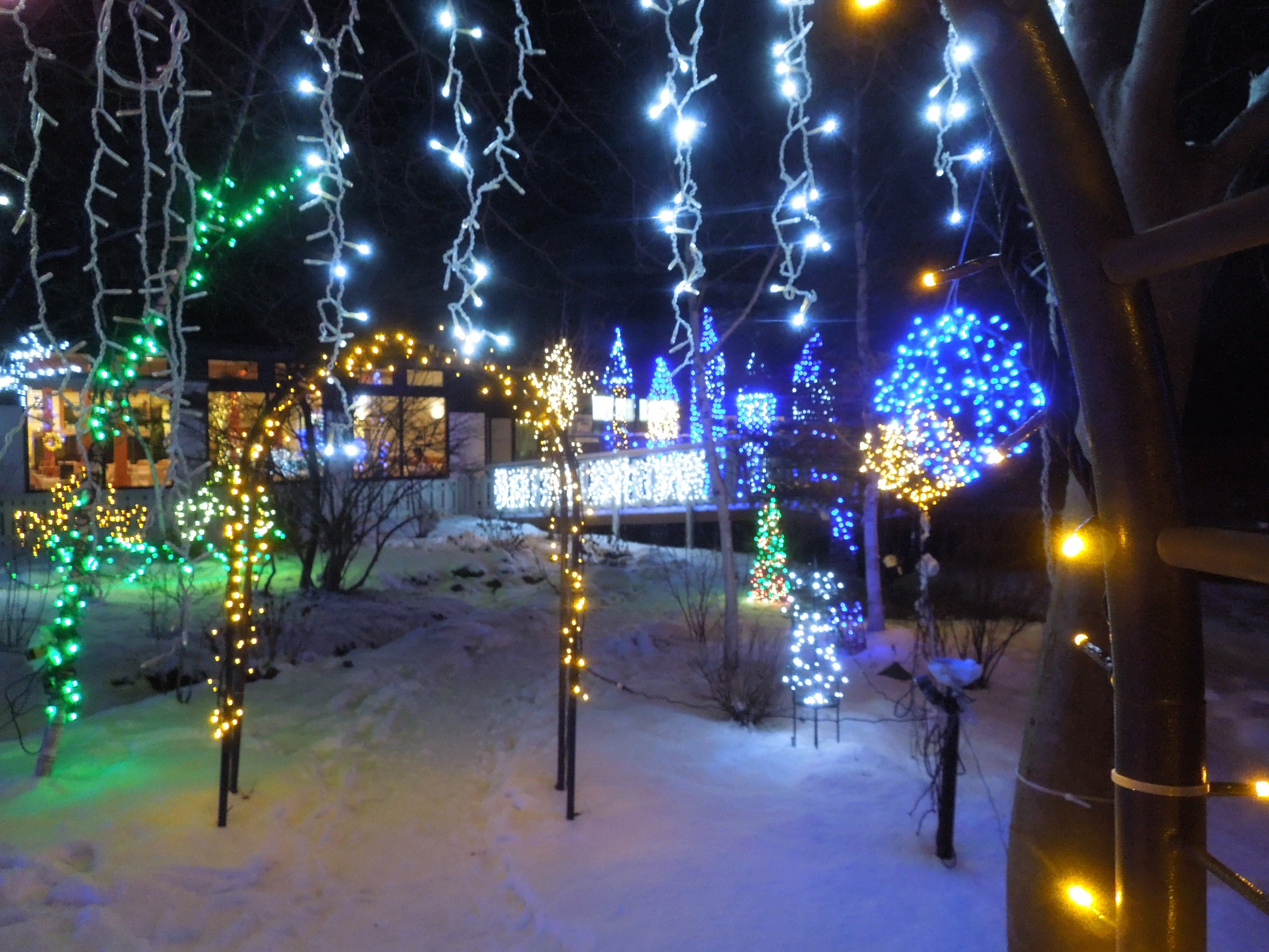 岩手県盛岡広域振興局 Twitterissa 八幡平市のサラダファームで開催しているフェアリーナイトイルミネーション 残す点灯日は1月6日 金 1月8日 日 です おとぎの国を表現したイルミネーション 一面の雪景色に光が映り込んで綺麗ですよ 岩手 八幡平 サラダ