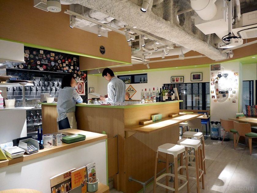 On The Table คราฟท์เบียร์บาร์ สถานี Daimon teerapat.com/2017/01/on-the…