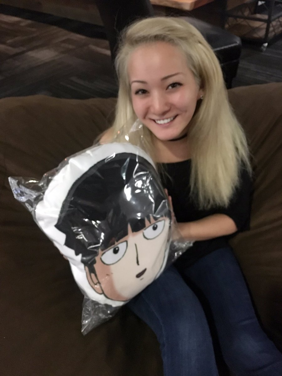 Holly Gray alohaholly Twitter holly-gray-alohaholly-twitter