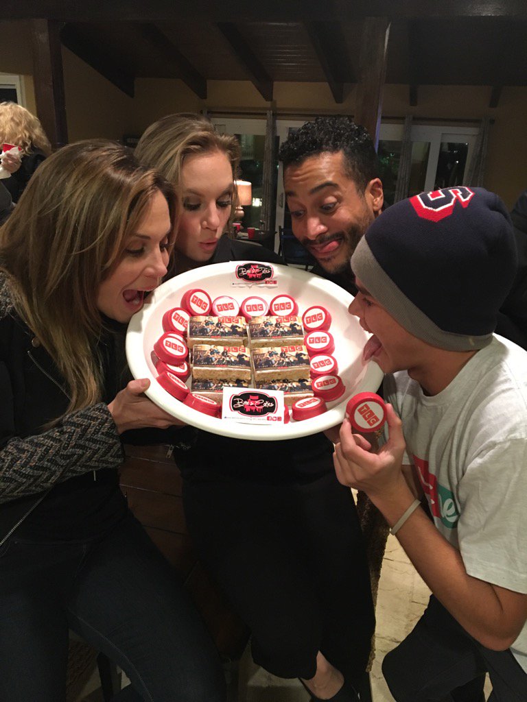 Awesome treats from <a href="/BreescakesLA/">Bree Miller</a> !!! #TooCloseToHome