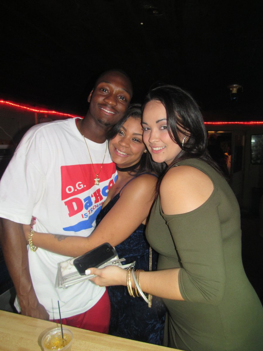 FletcherEstacio's tweet image. New year's eve nite Epic turnt up Queen City Hottest Nite Spot @Tha Wheel