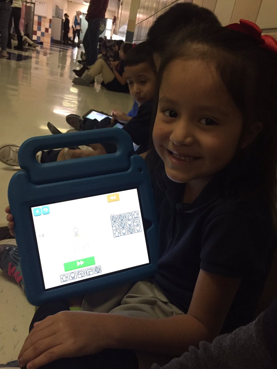 Giddens_CFBISD's tweet photo. 1st grade using problem solving skills β€οΈ #HourofCode #CubsCode #cfbcodes @CentralCubHub @CFBITS https://t.co/e8YYFB64z7