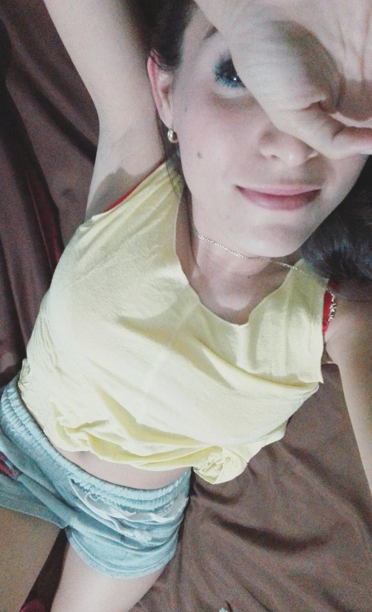 JenniferSlz's tweet photo. #goodnighteveryone 😜🌃 https://t.co/Lxgj52E1ic
