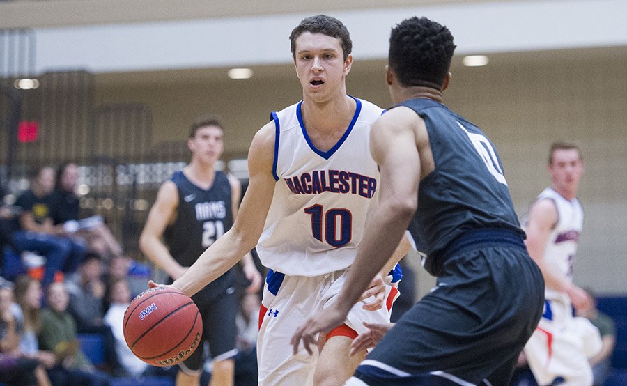 MacalesterScots's tweet photo. Isaac Siegel hit 5 threes and scored a career-best 24 points in a 76-74 loss to Saint Mary's. @MacalesterBball https://t.co/WlEUSVh3Zm https://t.co/K1waI5Tqc4