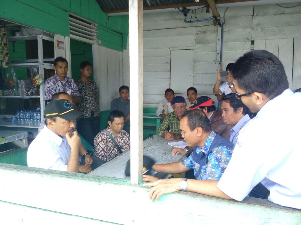 BudidayaKKP's tweet photo. Dirjen PB beserta jajaran dan Dirut Perum Perindo meninjau dan melakukan dialog di KJA daerah Teluk Dalam, Kab. Simeulue (5/1) https://t.co/3WMPdvzJ79