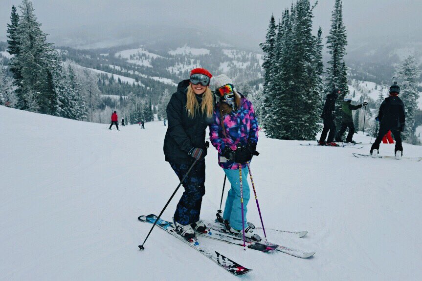 leelee_artist's tweet photo. Happy rafday to my best friend aka squid, saf, raf, golfchick, but most importantly skichick !!!!! I love u have the best time in cali!🍭🎂🎁🎈 https://t.co/fgZSnipIWi