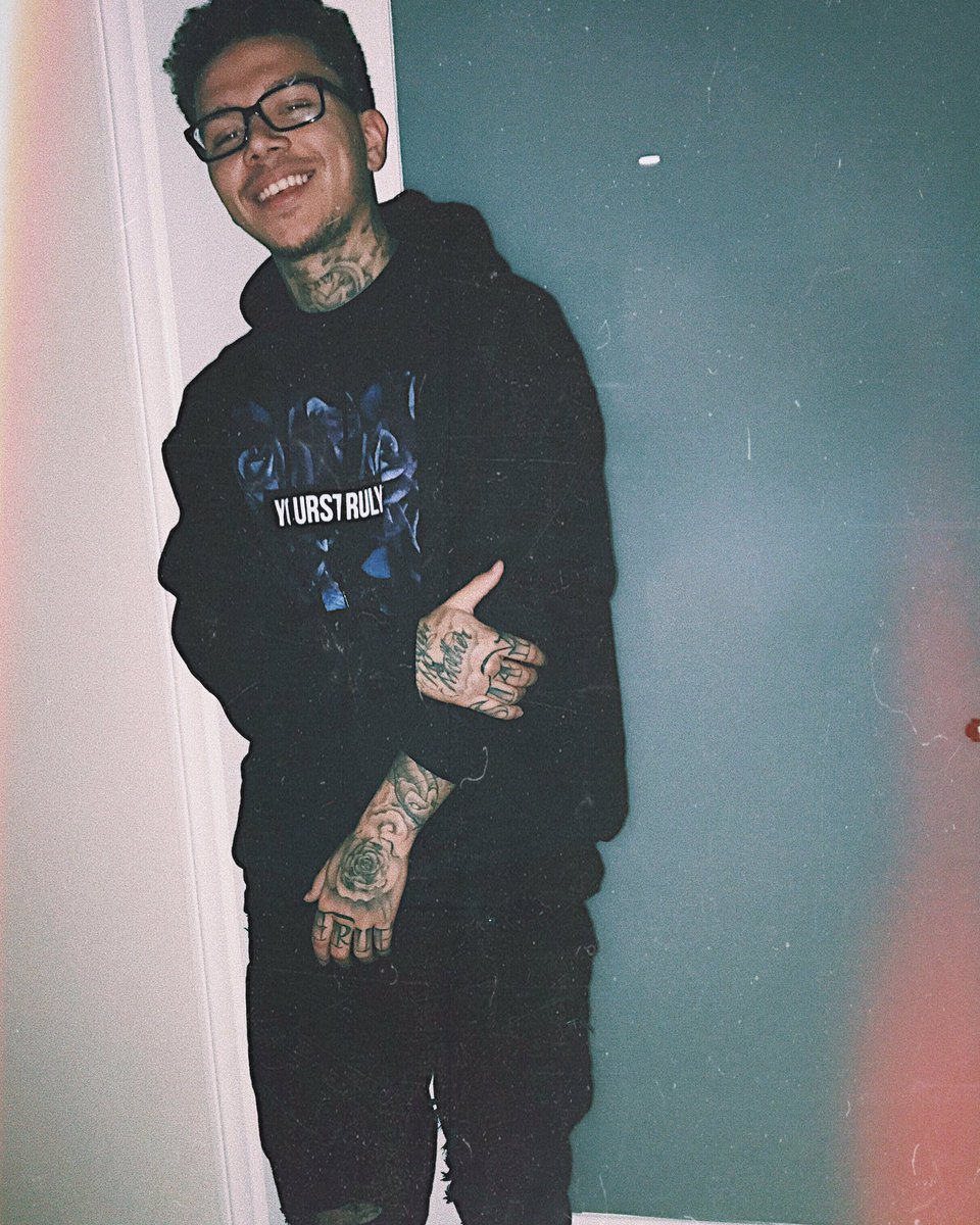 PHORAONE's tweet photo. 2017 and I'm still learning... still growing. https://t.co/xakdFxT1fV