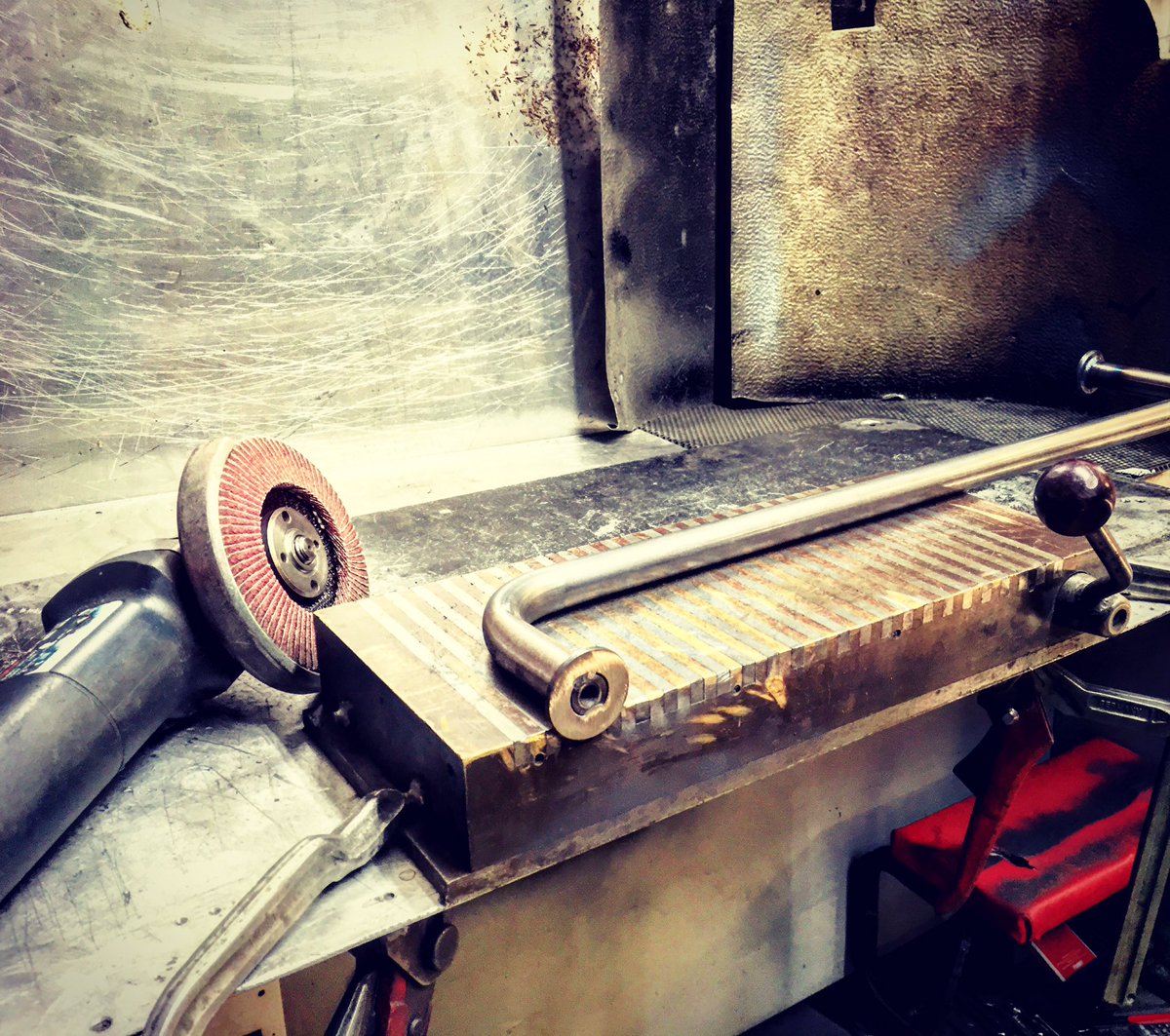 OneArmWelder's tweet photo. #magbed #airbench #preping #grinding #grinder #magnet #eatsleepweld #weldeverydamday #welder #welding #amputee #bpi #whatdoesntkillyou https://t.co/iEikv32etM