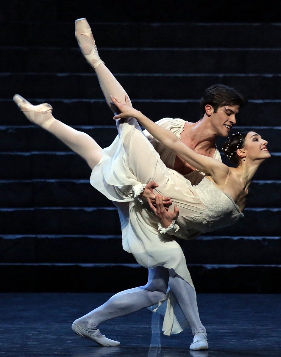 teatroallascala's tweet photo. Stasera alle 20 in scena una nuova performance di #ScalaRG con @MartinaArduino e @CovielloClaudio! https://t.co/T0u691s8g2 https://t.co/zqtaVut1FY