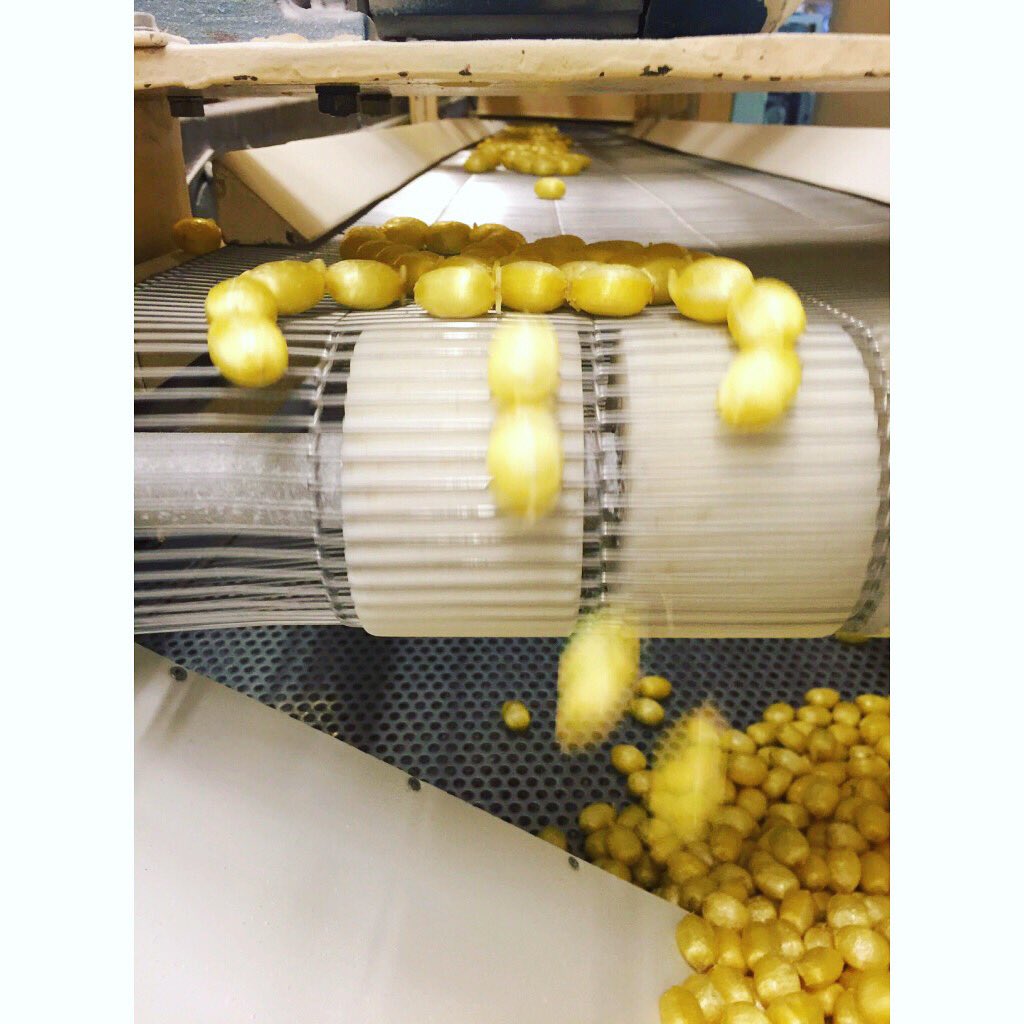 Happy New Year everyone 😃 We have spent the whole christmas preparing awesome stuff for 2017 🔥🍬🌈🔥 Thanks for all the constant support 👊🏽❤🌎