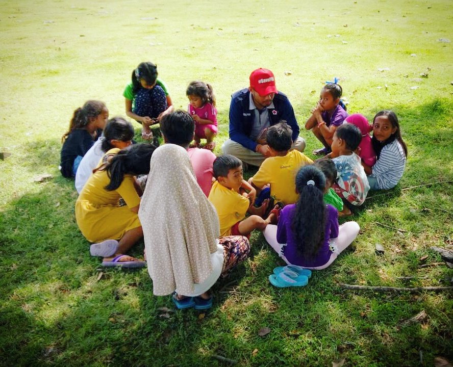 Layanan Dukungan Psikososial untuk anak2 penggungsi korban penggusuran lahan kampung Bugis Serangan. 
<a href="/palangmerah/">Indonesian Red Cross</a> #redcross