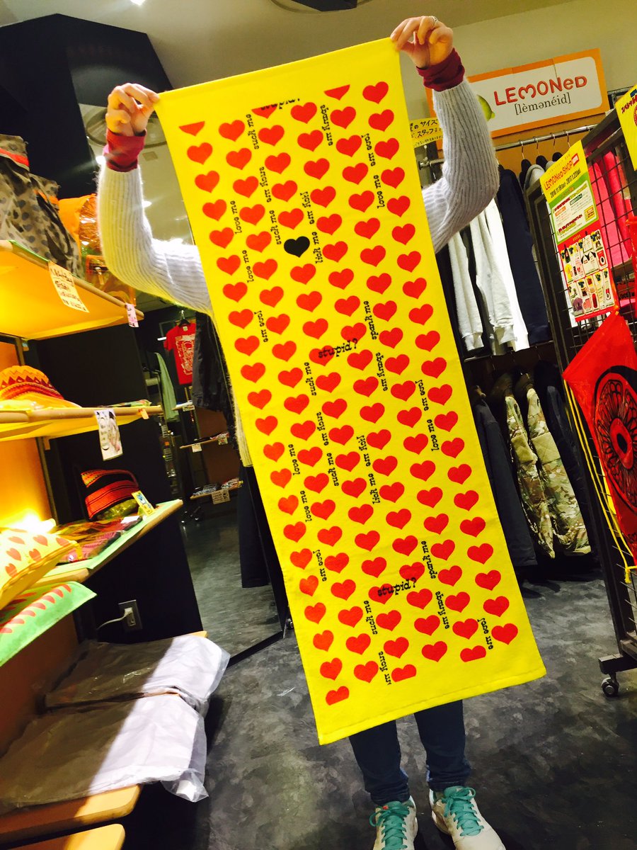 LEMONedSHOP's tweet photo. 人気急上昇中スポーツタオル(ﾟ∀ﾟ)‼︎
大判だから、寒いライブ参戦の待ち時間などに包まって温もれる！暴れた後の大量の汗も拭ける！
ナイスなサイズ感です☆ https://t.co/HkzC5465jg